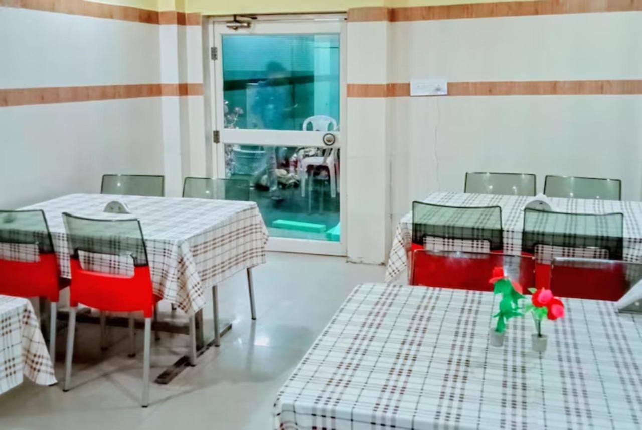 Goroomgo Star Inn Sea View Пури Екстериор снимка